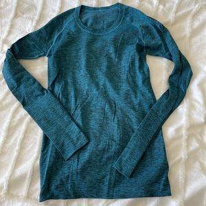 Swiftly Tech Long Sleeve Crew Size 6 Blue